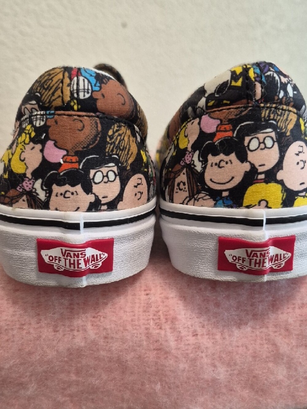 VANS X "The Gang" Peanuts Slip on Sneakers / Limited Edition / Unisex - Picture 4 of 15